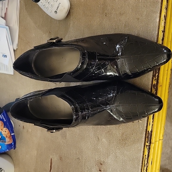 Kellie and Katie low heel boots - Picture 1 of 4